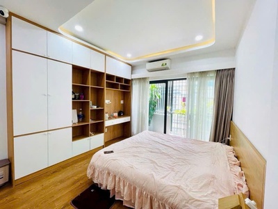 Bán nhà 5 tầng mới - mặt tiền xe hơi đậu cửa đ.nguyễn thiện thuật, quận 3- khu vip phân lô bàn cờ 4