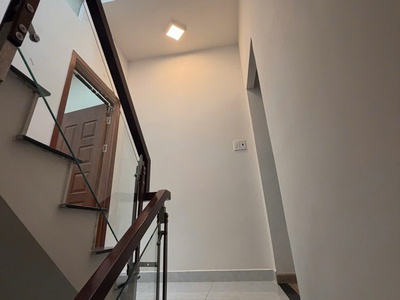 Ngã tư hàng xanh - sát mt bạch đằng - giáp q.1 - 42m2. nở hậu tài lộc - 3 tầng - 5.x tỷ 1