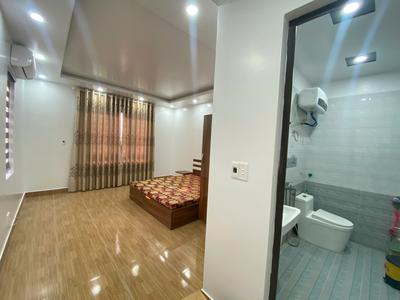 MT2143. Cho thuê nhà mặt đường nhánh Văn Cao 6