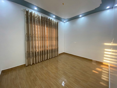 MT2143. Cho thuê nhà mặt đường nhánh Văn Cao 8