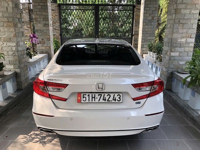 Honda Accord 2020 chính chủ chưa đụng chạm sơn sửa. Chạy 80.000km còn nguyên bản gốc. 1