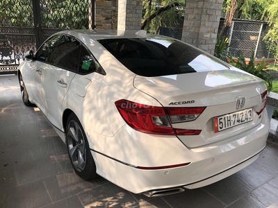 Honda Accord 2020 chính chủ chưa đụng chạm sơn sửa. Chạy 80.000km còn nguyên bản gốc. 2