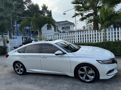 Honda Accord 2020 chính chủ chưa đụng chạm sơn sửa. Chạy 80.000km còn nguyên bản gốc. 3