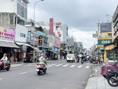 Bán nhà TÂN BÌNH vị trí đẹp, LẠC LONG QUÂN, Hẻm 4M, nhỉnh 5 TỶ 2