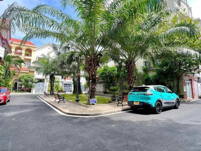  giảm sốc 3 tỷ   giá mới chỉ 65 tỷ    biệt thự vip khu compound   góc 2 mặt tiền   nguyễn 0