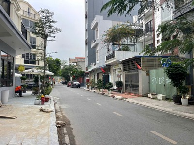 đất mặt đường phụng pháp - 78m - tuyến 2 văn cao 2