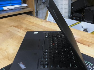 Laptop Lenovo Thinkpad T490 Core i5-10210U RAM 8GB SSD 256GB VGA ON Màn 14 Inch Full HD Máy Đẹp 3