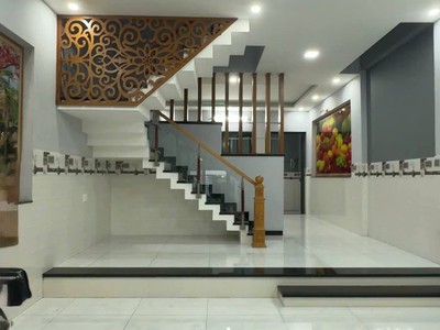 15tr  Cho Thuê Nhà 3 Tầng   3PN 3WC   sân đậu ô tô   ĐS 24 P. Linh Đông, Sân Đậu oto. 2