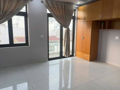 15tr  Cho Thuê Nhà 3 Tầng   3PN 3WC   sân đậu ô tô   ĐS 24 P. Linh Đông, Sân Đậu oto. 3