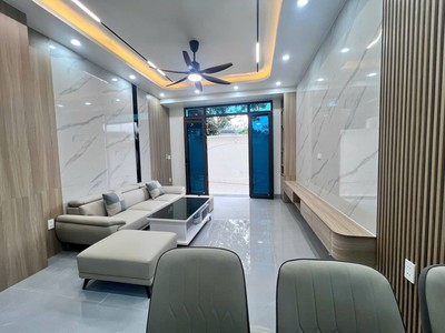 Nhà 4 tầng - Xây độc lập - Trung tâm Trần Thành Ngọ - Ô tô đỗ trong nhà 4