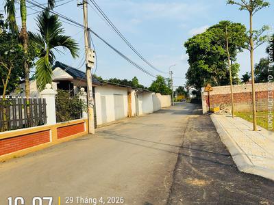Lô đất 100m  nằm trên trục chính, vị trí cực đẹp Cổ Đông 0