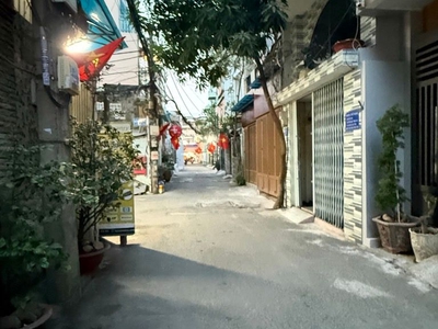 NGAY ĐH CÔNG THƯƠNG Kết cấu 1 trệt 2 lầu 4PN, 4WC, 1