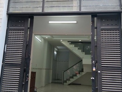 NGAY ĐH CÔNG THƯƠNG Kết cấu 1 trệt 2 lầu 4PN, 4WC, 2