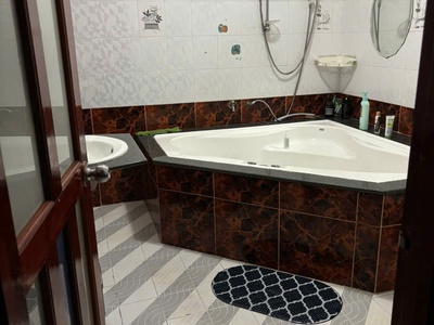 Bán nhà MT 122 Nguyễn Văn Cừ Q1 vị trí siêu đẹp tiện kinh doanh 9