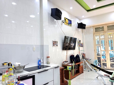 Nhà giá rẻ bình chiểu   45m  3 tầng 2pn   hẻm ô tô cách mặt tiền 30m   gần chợ nông sản thủ đức 1