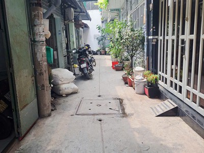 Bán nhà bhh bình tân- 4x7 đúc 2 tầng gần hẻm xe hơi chỉ 2.68 tỷ 4