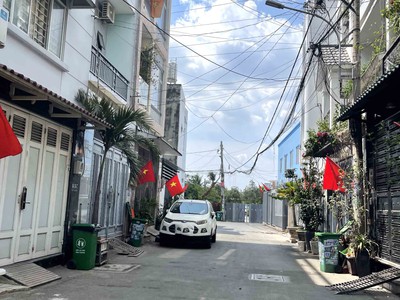 Nhà đẹp linh đông thủ đức   50m  3 tầng   khu phân lô hẻm 8m   gần chung cư 4s   giá tốt 6.x tỷ 3
