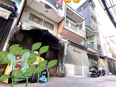 Bán nhanh nhà siêu vị trí - trước nhà rộng 4m- 10m ra mt hxh đoàn văn bơ và xóm chiếu- cách khoảng 1
