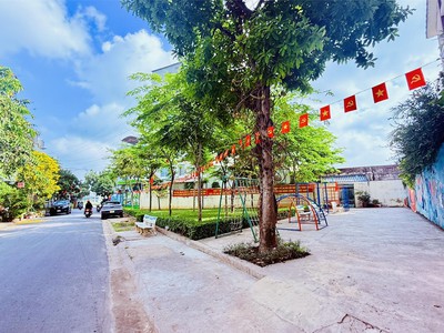Biệt thự chdv cao cấp, góc 2 mặt tiền, gần bờ kênh tham lương, dt 320m2, 4 tầng giá 39 tỷ 2