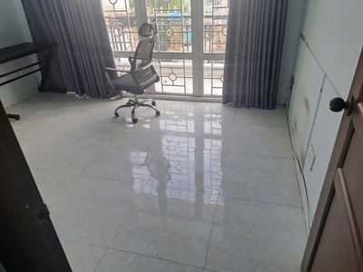 Q7 cách phú mỹ hưng 300m đang cho thuê 9tr/th 57m2 3 tầng đúc kiên cố 3