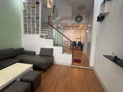 Cho thuê nhà 3 tầng full nội thất kiệt hà huy tập kiệt sát đường chính cách vài bước chân 0