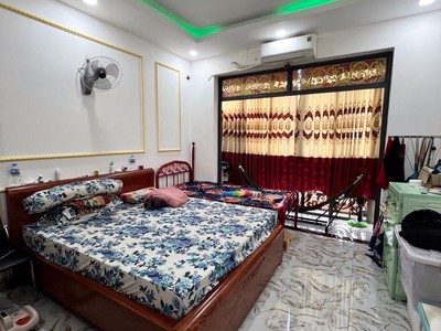 - Mặt tiền đường 10m, vị trí đẹp, gần THCS Nguyễn Văn Luông, chợ Bình Tiên, vòng xoay Phú Lâm 3