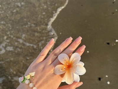 6 Bí Quyết Dùng Kẹp Tóc Hoa Tuna Aesthetic Để Luôn Nổi Bật. 1