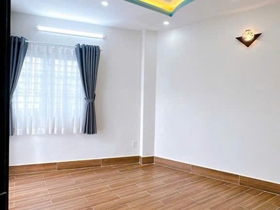 Trung tâm q4 5 tầng đúc kiêng cố 5 tỷ còn tl 3