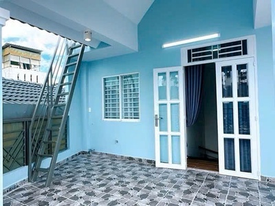 Trung tâm q4 5 tầng đúc kiêng cố 5 tỷ còn tl 1