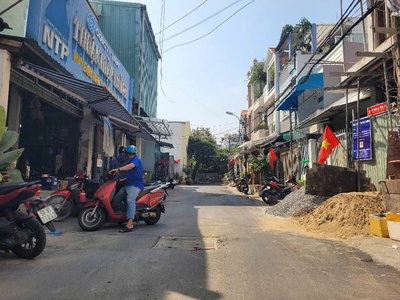 Hẻm 2/ - đường xe hơi thông - 10 tỷ nhỉnh - bình tân - nhà đẹp - giáp lý chiêu hoàng - 100m2 4 25 0