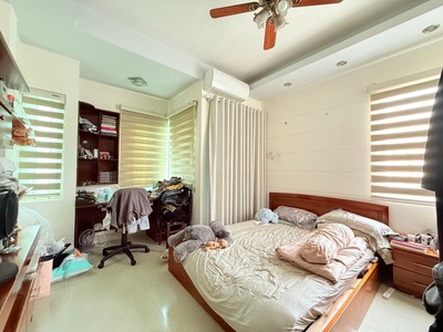 Hàng xóm KS Đệ Nhất - NGAY công viên mát mẻ - xe hơi tung tăng - chính chủ để giá Sốc 3