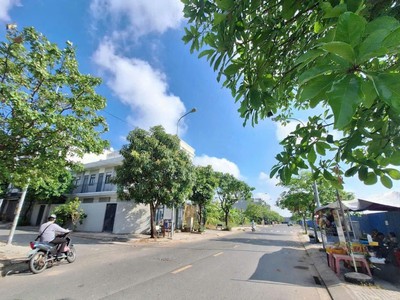 Đất nền đào sư tích, 108m2, giá 6.85 tỷ, sổ riêng, xây dựng tự do 1