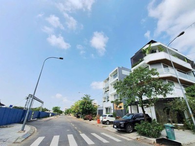 Đất nền đào sư tích, 108m2, giá 6.85 tỷ, sổ riêng, xây dựng tự do 0