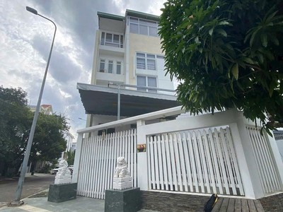 Bán nhà góc 2mt an phú quận 2. 172m2 - hầm 4 tầng - 2mt đường lớn 0