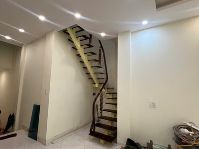 Mặt phố Quán Thánh 40M2 5 Tầng 10.8 Tỷ Phố Sát Hàng Bún Vỉa Hè Rộng Kinh doanh 3