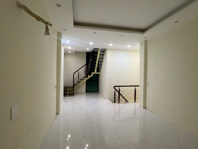 Mặt phố Quán Thánh 40M2 5 Tầng 10.8 Tỷ Phố Sát Hàng Bún Vỉa Hè Rộng Kinh doanh 2
