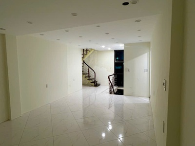 Mặt phố Quán Thánh 40M2 5 Tầng 10.8 Tỷ Phố Sát Hàng Bún Vỉa Hè Rộng Kinh doanh 1