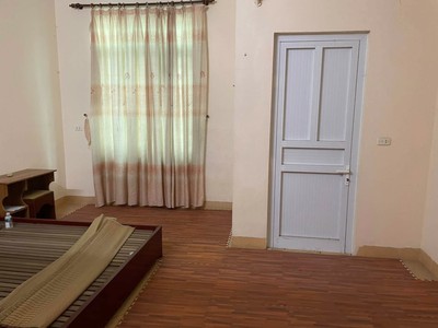 Cho thuê cả nhà kinh doanh Lạc Long Quân- mặt ngõ oto tránh dừng đỗ ngày đêm - 63m2x4 tầng 2