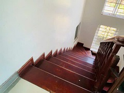Cho thuê nhà 3 tầng , mỗi tầng 125 m2 mặt sà 1