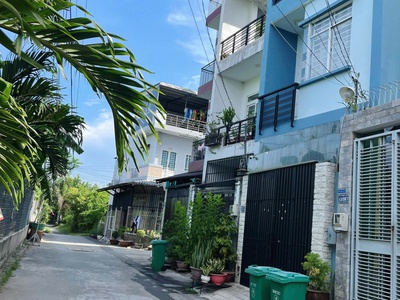 Cần bán 61m2 4x16 đất thổ cư đường nhựa xe hơi tới đất 0