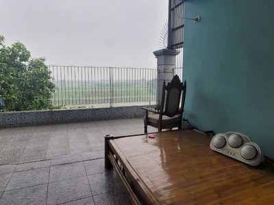Cho thuê tầng 4   bắc cầu, long biên   150m 3