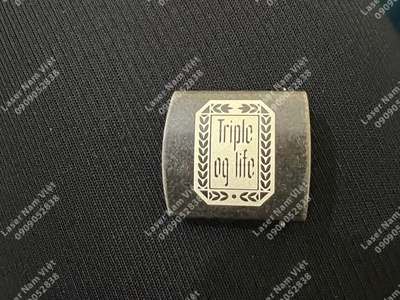Gia công khắc laser khóa nón 1