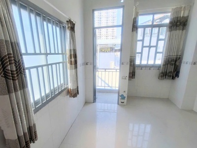  nhà mới 61m2 bến vân đồn- chỉ 5.8t- giao thương quận 1 và quận 8 chỉ 2p- kế bên đại học nguyễn 4