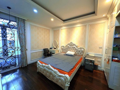 Hot láng hạ   7 tầng thang máy   19 phòng dòng tiền 1