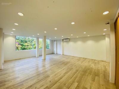 Cho thuê nhà mặt phố đặng tiến đông, quận đống đa, vị trí đẹp, đối diện công viên gò đống đa 2