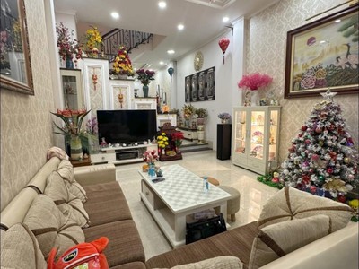 Bán nhà đường ql 13, phường hiệp bình phước. thủ đức, tp hcm. dt 126m2, 4 tầng, sh. giá 12.9 tỷ 0