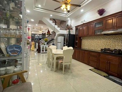 Bán nhà đường ql 13, phường hiệp bình phước. thủ đức, tp hcm. dt 126m2, 4 tầng, sh. giá 12.9 tỷ 2