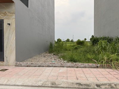 Đất đấu giá Cự Khối 74,5m2: Hiếm có 2 mặt tiền trước sau - Đường 13m có vỉa hè - Sát hồ điều hòa 1