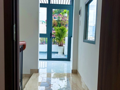 Bán Nhà Mặt Tiền Kinh Doanh Hồng Lạc 4