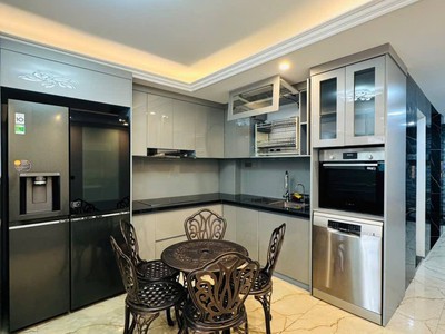 Bán 70m - 8 Tâng - 5m.Mặt Tiền.   Láng Hạ   Đống Đa. Phân Lô Ô Tô 1